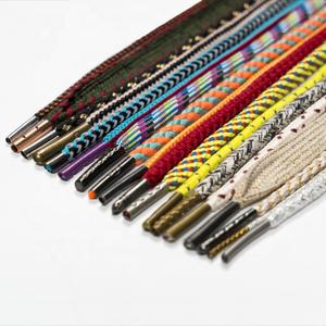 Custom Duurzame 6Mm 8Mm Gevlochten <span class=keywords><strong>Polyester</strong></span> Koorden Touw Voor Broek Hoodie Trekkoord Koord Met Metalen Tips - Product Image 1