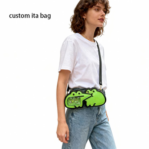 Sac à main tendance pour femme, forme originale, thème Amour, style Frog Kiss personnalisé, concept cadeau exclusif - Product Image 3