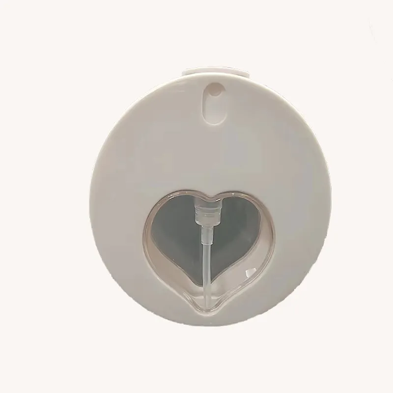 Blanc rond en forme de coeur 40ml carte de crédit personnalisée mini vaporisateur de parfum de poche désinfectant pour les mains vaporisateur d'alcool vaporisateur