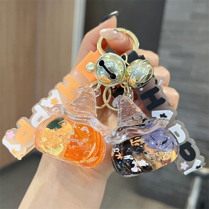 Llavero de acrílico con arena líquida de calabaza de Halloween, figura flotante de sombrero de <span class=keywords><strong>bruja</strong></span> y campana, colgante para bolso, regalo para fiestas y festividades - Product Image 1