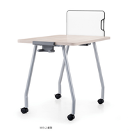 Table de formation pliante à plateau rabattable, bureau mobile avec plateau aspect bois, roulettes et panneau tableau blanc suspendu amovible