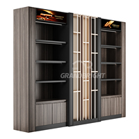 Étagère à cigares en métal noir et bois avec panneau arrière en marbre, vitrine à tabac éclairée.