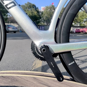 Bicicleta de Carretera KOZO de Fibra de Carbono Completa |   Frenos de Disco/Ejes Pasantes Compatibles con Grupo Electrónico Shimano 105 Di2 de 24 Velocidades, KOZO Sh - Product Image 6