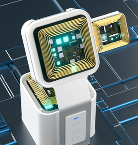 แท่น<span class=keywords><strong>ชาร์จ</strong></span>ไร้สายแม่เหล็กแบบ 4-in-1 ขายดี พร้อมระบบชาร์จเร็ว (15W) ฟังก์ชั่นเสียงออก และที่วางสำหรับโทรศัพท์ นาฬิกา หูฟัง - Product Image 2