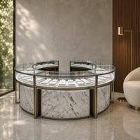 Vitrine d'îlot semi-circulaire moderne pour bijoux, comptoir modulaire en verre incurvé, présentoir de diamants et d'argent pour magasin de détail