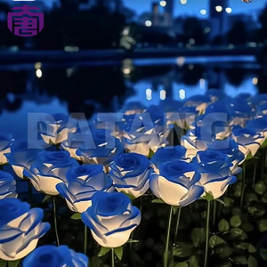 ไฟ LED รูปดอกกุหลาบกันน้ำ IP65 สำหรับตกแต่งสวน/สนามหญ้ากลางแจ้งในวันฮาโลวีนและคริสต์มาส ขายส่ง - Product Image 3