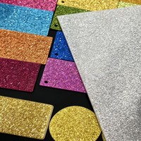 Planche en PMMA multicolore scintillante avec surface lisse, plaque acrylique brillante pour le bricolage et la production de badges personnalisés
