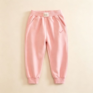 <span class=keywords><strong>Pantaloni</strong></span> sportivi da ragazza a vita media con elastico in vita, tinta unita, con tasche laterali, polsini a costine alla caviglia e logo Tick Mark. - Product Image 3
