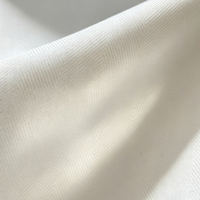 Tissu en coton teint en fil 97,8 % coton 2,2 % 40x40+40/40D sergé, personnalisable pour la production de vêtements