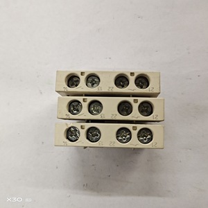 Contactos Auxiliares Schneider Electric GVAE11 50/60 Hz, Accesorio para Interruptor de Circuito de Montaje en Riel DIN - Product Image 2