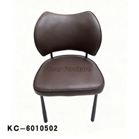 Chaise de salle à manger moderne en cuir PU rembourrée, pieds en fer noir, sans accoudoirs, chaise d'appoint rembourrée et confortable