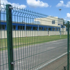 Panneau de clôture incurvé 3D pour les écoles et les installations sportives, garde les zones sécurisées tout en assurant la visibilité et la circulation de l'air - Product Image 4