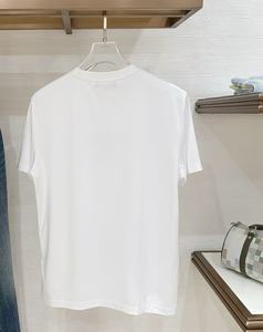 เสื้อยืดคอกลมแขนสั้นทรงโอเวอร์ไซส์ปักลายทองคำ 100% ผ้าฝ้าย สำหรับผู้ชาย พร้อมโลโก้ที่คอหลัง สไตล์ลำลอง - Product Image 2