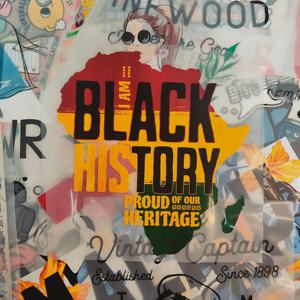 Étiquettes thermocollantes personnalisées en PET lavables pour transferts de numéros, noms et logos sur les vêtements - Product Image 2