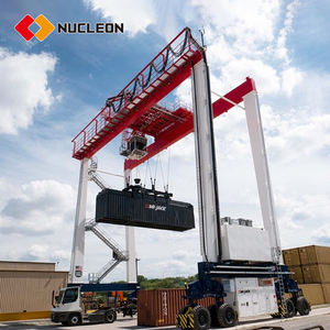 Grúa pórtico de neumáticos de 200 toneladas de servicio pesado con esparcidor de puntos de elevación múltiple para aplicaciones portuarias, de construcción naval y logística - Product Image 1