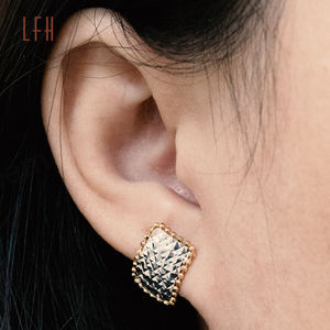 Boucles d'oreilles carrées en or massif, bijoux en or véritable 18 carats, boucles d'oreilles à clous en or pur 18 carats pour femmes - Product Image 2