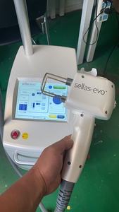 เครื่องเลเซอร์ทูเลียมแบบเศษส่วน 1550 นาโนเมตร กำลังไฟ 2000 วัตต์ ระบบระบายความร้อนด้วยอากาศ สำหรับใช้งานเชิงพาณิชย์  ฟื้นฟูผิวหน้า ลดเลือนริ้วรอย - Product Image 4