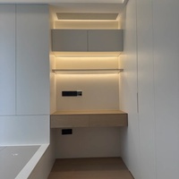 Lit en bois tatami personnalisable Senger avec armoire intégrée et meuble latéral, solution de rangement gain de place, design moderne à panneaux