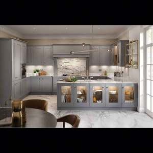 Gabinetes de Cocina Modernos de Madera Estilo Shaker en Gris Claro, Personalizados de Fábrica, Gabinetes de Cocina Modulares de Alta Calidad con Lacado y Isla - Product Image 1