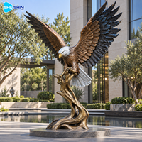 Sculpture d'aigle chauve majestueuse en bronze, moulée à la cire perdue, en laiton et cuivre, statue d'oiseau personnalisée pour hôtel, place publique, jardin, complexe hôtelier, cour.