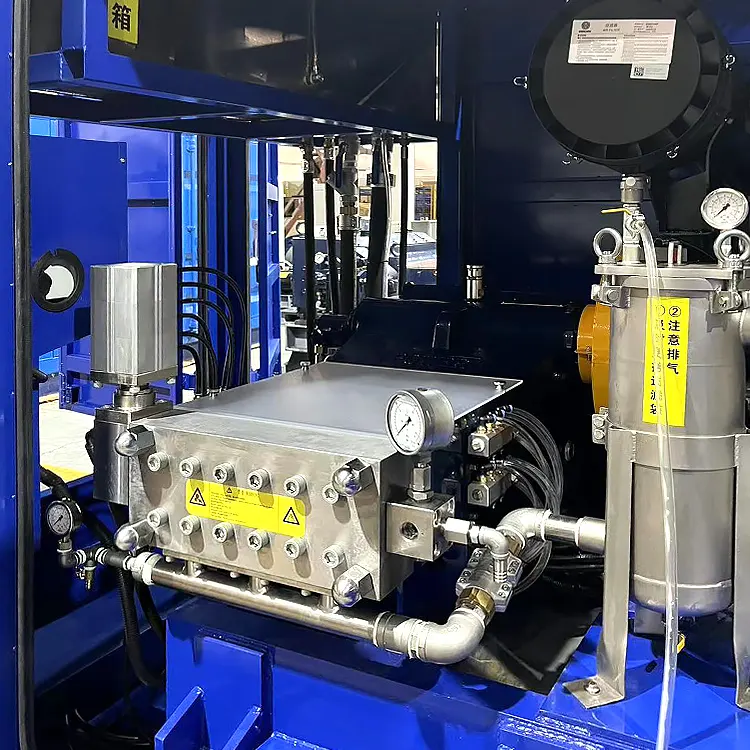 Préparation de la surface par jet d'eau ultra haute pression pour l'unité de pompe de nettoyage industriel
