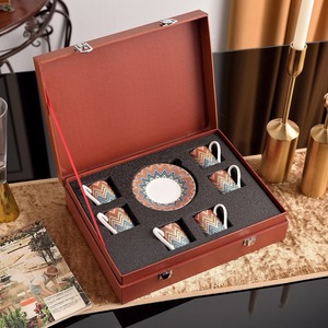 Juego de 6 Tazas de Espresso de Porcelana China con Diseño de Tela Estilo Medio Oriente, Ecológico, de Lujo y Alta Calidad, con Platos y Caja de Regalo Personalizable - Product Image 2
