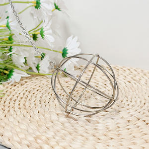Griglia per foraggio a forma di palla di fieno di coniglio per cavie e cincillà in acciaio inossidabile placcato con sfera di alimentazione per fieno - Product Image 6