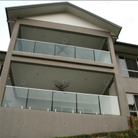 Balustrade en verre moderne Prima pour balcon, escalier, terrasse, système de garde-corps en aluminium et acier inoxydable