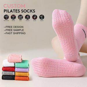 ถุงเท้ากีฬาผู้หญิงคุณภาพสูง ผ้าฝ้ายเนื้อนุ่ม แบบข้อสั้น มีโลโก้ ดีไซน์กันลื่น สำหรับโยคะ พิลาทิส  รับสั่งทำพิเศษ - Product Image 1