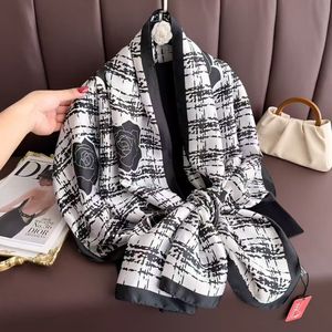 <span class=keywords><strong>Sciarpa</strong></span> Lunga di Lusso in Poliestere e Seta per <span class=keywords><strong>Donna</strong></span>, 180*85cm, <span class=keywords><strong>Elegante</strong></span> con Stampa Floreale, Vendita Calda - Product Image 3