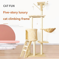 Arbre à chat luxueux et haut pour les activités d'escalade en intérieur - Tour pour chat avec poteaux à gratter - Grande tour d'escalade pour chat