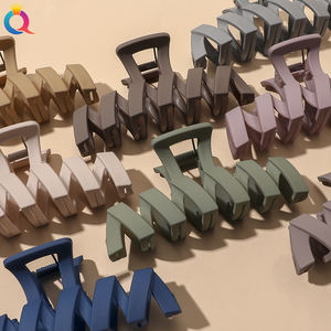 QIYUE مصنع الجملة رخيصة البلاستيك ألوان صلبة كليب للنساء سميكة الشعر للفتيات هاي الملحقات دبوس الشعر - Product Image 5