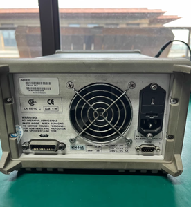 Fuente de alimentación CC de salida triple Agilent E3631A usada - Product Image 2