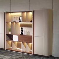 Mobilier de bureau de style italien : bureaux de direction haut de gamme et luxueux ; bureaux de PDG légers et opulents.