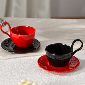 Juego de Taza y Platillo de Cerámica Estilo Nórdico, Taza de Café de Cerámica Irregular Hecha a Mano, Diseño de Lujo Ligero, Regalo - Product Image 3