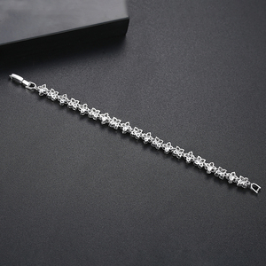 <span class=keywords><strong>Pulsera</strong></span> LUOTEEMI para Mujer, Bañada en Oro Blanco con Rodio, Diseño de Flor de Cuatro Hojas con Circonita Cúbica, Moderna y Elegante - Product Image 6