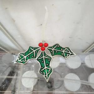 Ornement de Noël en forme de feuille de houx, en alliage de zinc, peint, décoration suspendue pour décorations d'arbre - Product Image 1