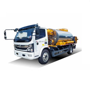 Camion pulvérisateur d'asphalte China TopBrand XLS603, capacité 4,5 m³, système entièrement hydraulique, moteur et boîte de vitesses, vitesse de fonctionnement 1,5-15 km/h - Product Image 1