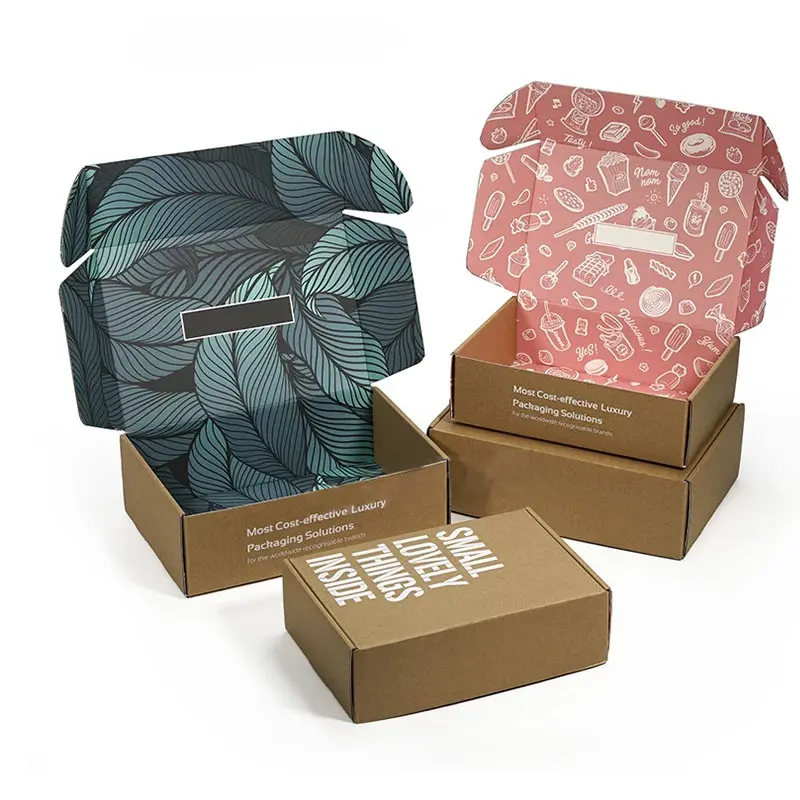 Boîte d'expédition en Carton ondulé coloré avec Logo personnalisé, emballage pour vêtements, tenues, boîtes de livraison en papier durables, 50 pièces