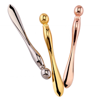 Cuillère pour le visage en métal doré avec logo personnalisé Applicateur de crème oculaire pour le massage du visage Outils de maquillage Spatule cosmétique