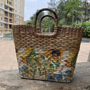 Bolso de Jacinto de Agua Hecho a Mano con Arte Floral en Decoupage, Cesta de Paja Tejida, Bolso de Mano Sostenible para la Playa de Verano para Mujer - Product Image 4