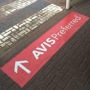 Empreinte de sol extérieur personnalisé en forme de <span class=keywords><strong>pied</strong></span> flèche autocollants signalisation de signalisation de la chaussée pour la publicité - Product Image 5