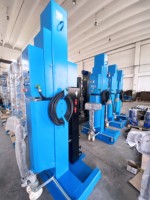 Système de levage de conteneurs, vérin hydraulique mobile pour le levage de conteneurs