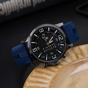 Men's silicone strap <b>watch</b>, casual trendy student quartz <b>watch</b>, men's fashionable and personalized wristwatch wholesale. - Product Image 2