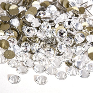 Strass en verre en gros d'usine Oleeya, cristaux non thermocollants à base dorée, paquet en vrac pour coques de téléphone et projets DIY - Product Image 2