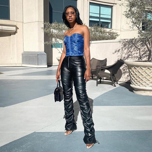 Nuovo prodotto autunno 2022 <span class=keywords><strong>donna</strong></span> abbigliamento moda <span class=keywords><strong>donna</strong></span> Slim vita alta in <span class=keywords><strong>pelle</strong></span> sintetica pantaloni e pantaloni da <span class=keywords><strong>donna</strong></span> pieghettati - Product Image 2