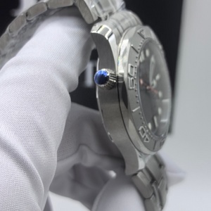 นาฬิกาดำน้ำรุ่นใหม่ O-M-G 2025 ลายม้าน้ำ พร้อมเอฟเฟกต์ไฟกลางคืน 600 เมตร สำหรับนาฬิกาผู้ชายและนาฬิกาจักรกลผู้ชาย - Product Image 4