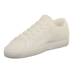 Figurine de sneaker en résine, sculpture décorative pour la maison, le bureau, le salon, la salle de bain, ou comme accent de vanité. - Product Image 1