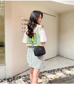 Wholesale Promotional Rolling Strip <b>Camera</b> <b>Bags</b> Custom Women's New Shoulder Mobile Phone <b>Bag</b> PU Mini Makeup <b>Bag</b> for Ladi Tanjing - Product Image 3