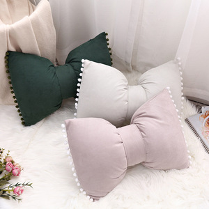 Coussin Princesse Vintage Adorable en Forme de Cœur, en Peluche Douce, pour Chevet, Fenêtre en Baie ou Bureau, avec Housse Créative à Nœud - Product Image 3